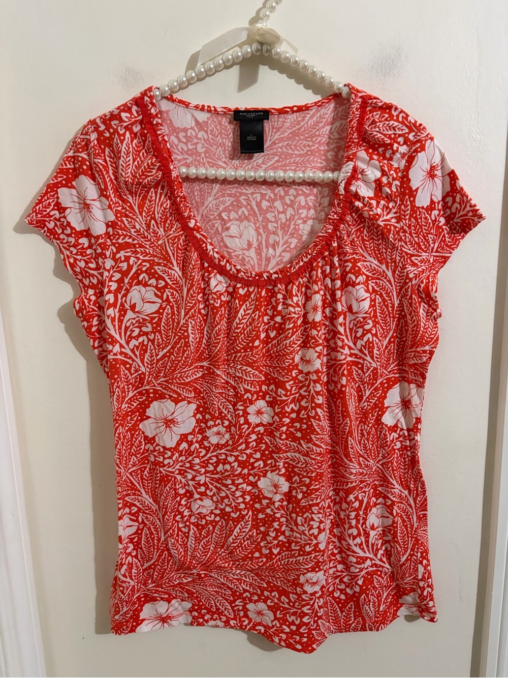 Talbots Red and White Floral Scoop Neck Short Sleeve Tee